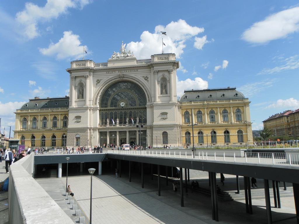 Apartment Near The Heroes Square Budapest Eksteriør billede